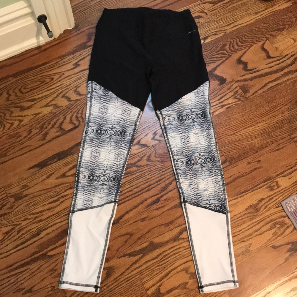 Athletic leggings